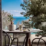 Point Ephemere Beachfront Apartments